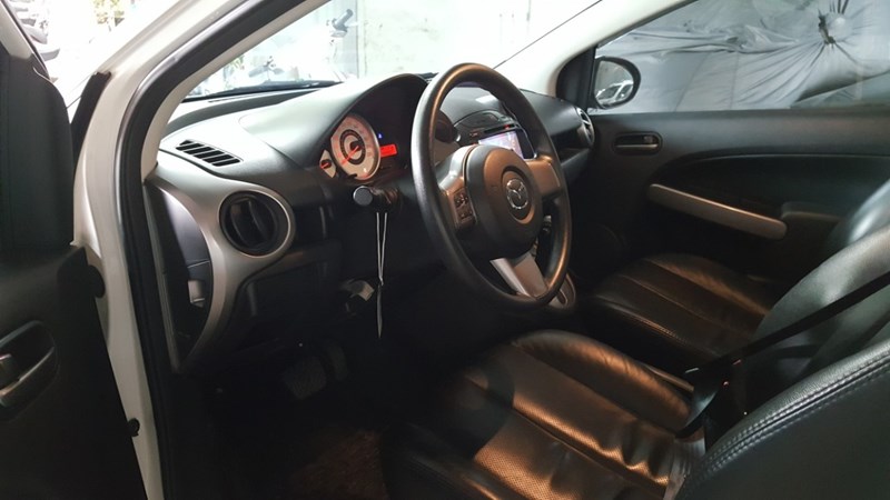 Cần bán lại xe Mazda 2 2013, nhập khẩu chính hãng, giá 385tr-7