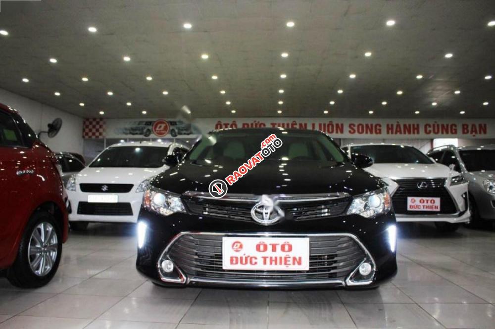 Bán Toyota Camry 2.0E sản xuất 2016, màu đen chính chủ, giá tốt-1