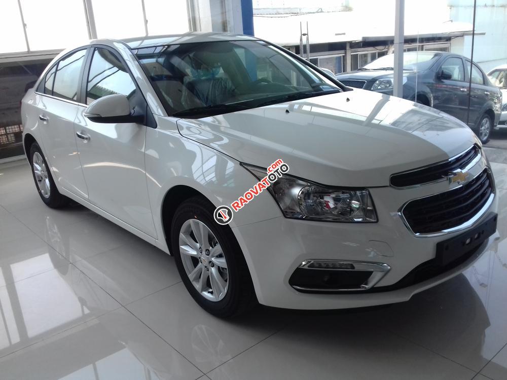 Cần bán xe Chevrolet Cruze sản xuất 2017, giá 547tr, trả trước 72tr là có xe-1