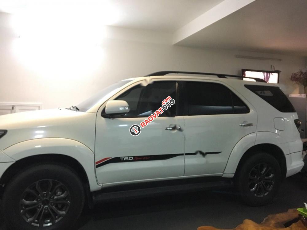 Cần bán Toyota Fortuner năm 2016, màu trắng số tự động-2