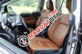 Cần bán lại xe Toyota Innova 2.0V đời 2017, giá 888tr-3