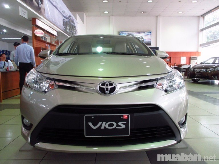 Bán xe Toyota Vios đời 2017, màu bạc, nhập khẩu-0