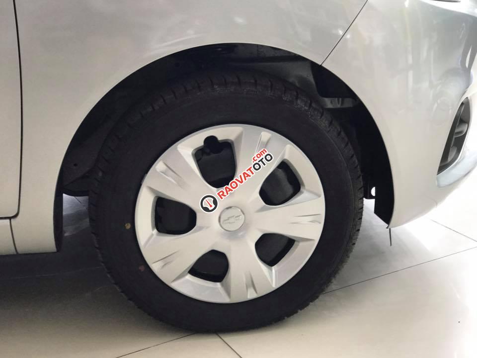 Thuế 2%, 4,5lit/100km, chở tải gần 300kg, Chevrolet Spark Duo 2018, trả góp: 75 triệu lấy xe, 0907148849-3