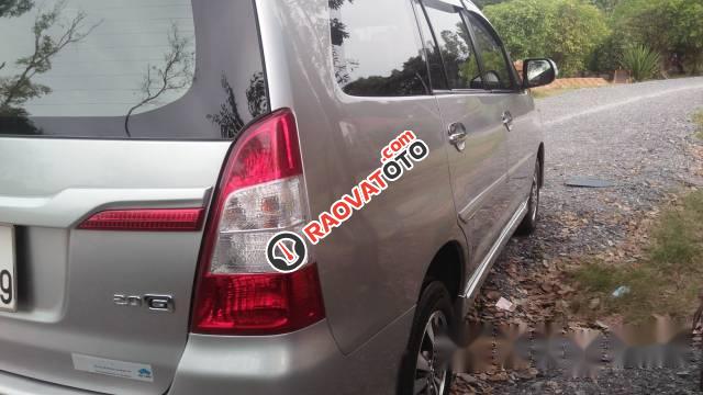 Cần bán Toyota Innova G đời 2015, màu bạc số tự động-2