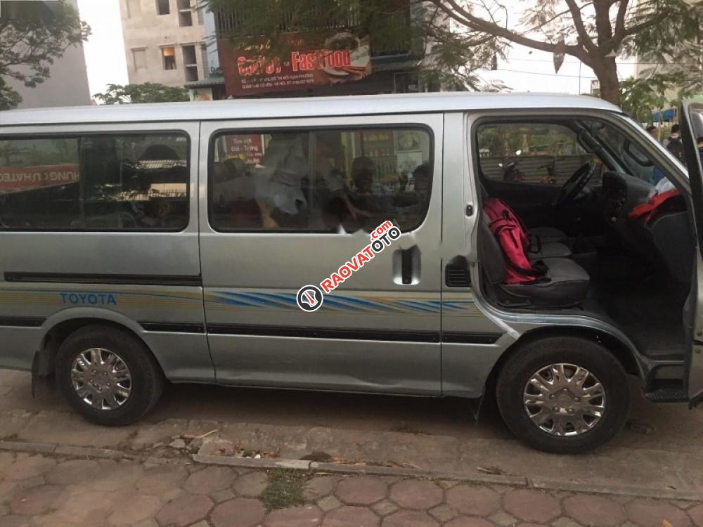 Bán Toyota Hiace đời 2001, màu xanh lam-9