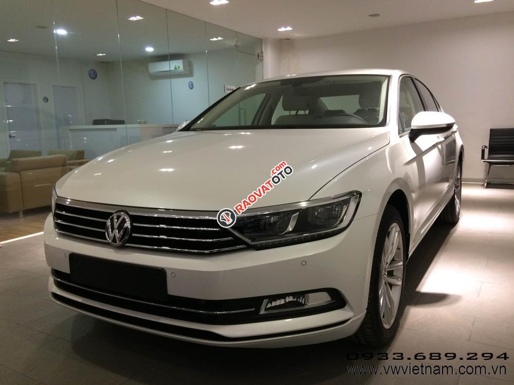 Volkswagen Passat Bluemotion màu trắng ngọc trai nhập khẩu từ Đức, hotline 0933689294-0