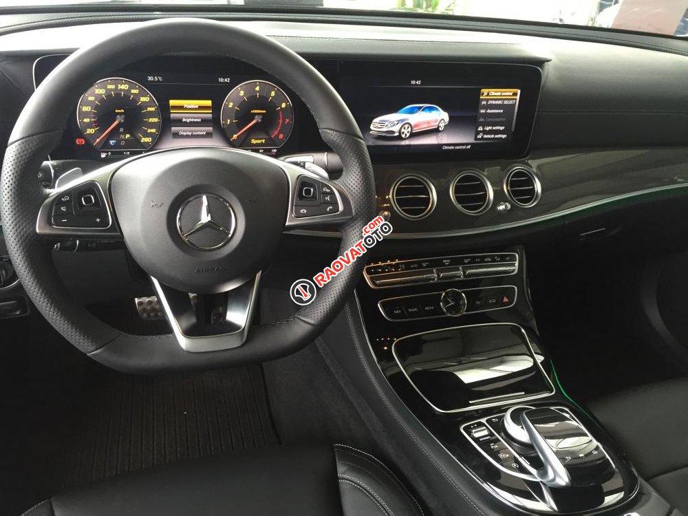 Bán Mercedes E 300 AMG 2018 cực đẹp, sang trọng, ưu đãi cực hót-5