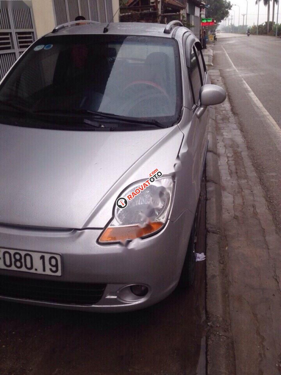 Cần bán Chevrolet Spark đời 2010, màu bạc, 135tr-8