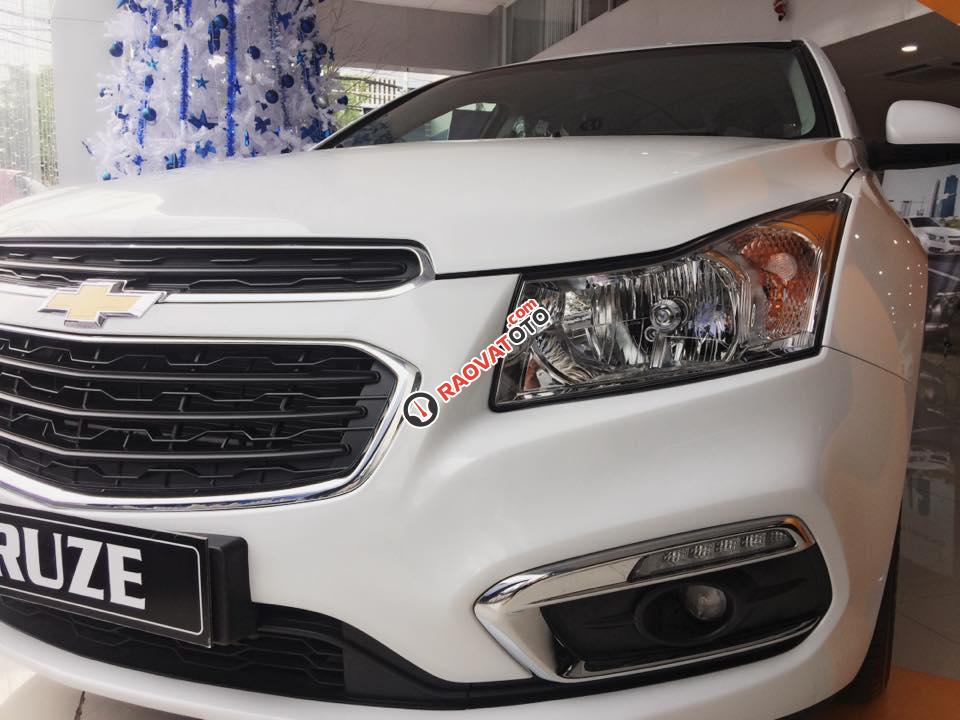 Sở hữu Cruze nhận ngay nhiều ưu đãi hấp dẫn, gọi ngay 09.386.33.586 để biết thêm chi tiết-4