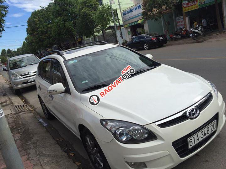 Cần bán xe Hyundai i30 CW 1.6 AT sản xuất 2011, màu trắng, xe nhập, giá tốt-1