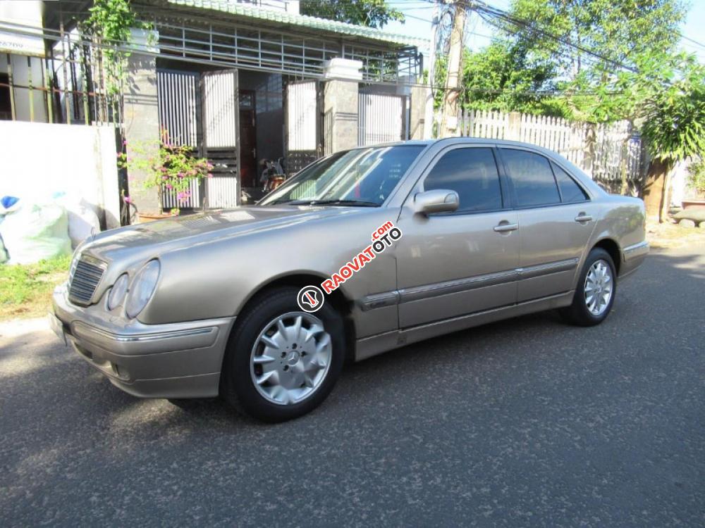 Bán ô tô Mercedes E240 sản xuất 2000, giá tốt-3