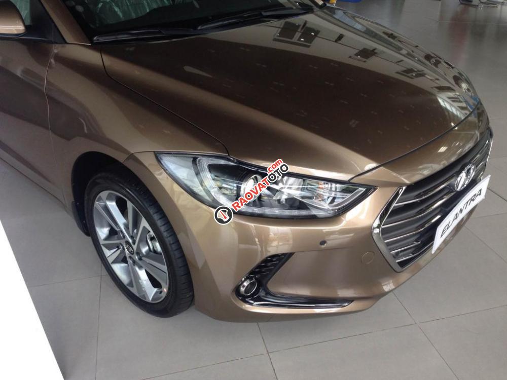 Hyundai Elantra 2018, giảm 70tr tiền mặt, tặng bảo hiểm, phụ kiện tại Hyundai Bà Rịa Vũng Tàu-4