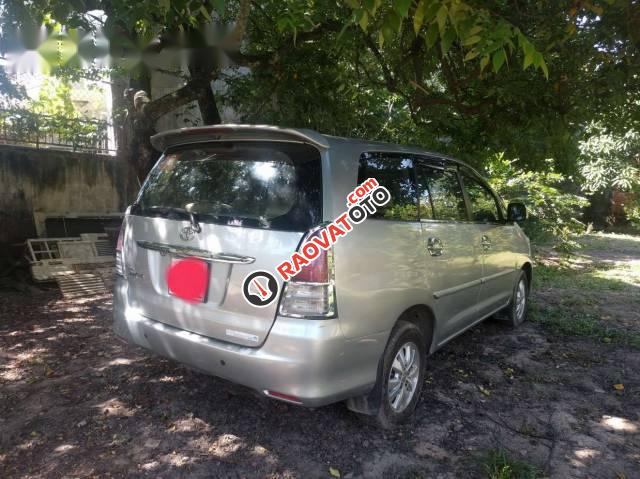 Bán Toyota Innova đời 2009, màu bạc-1