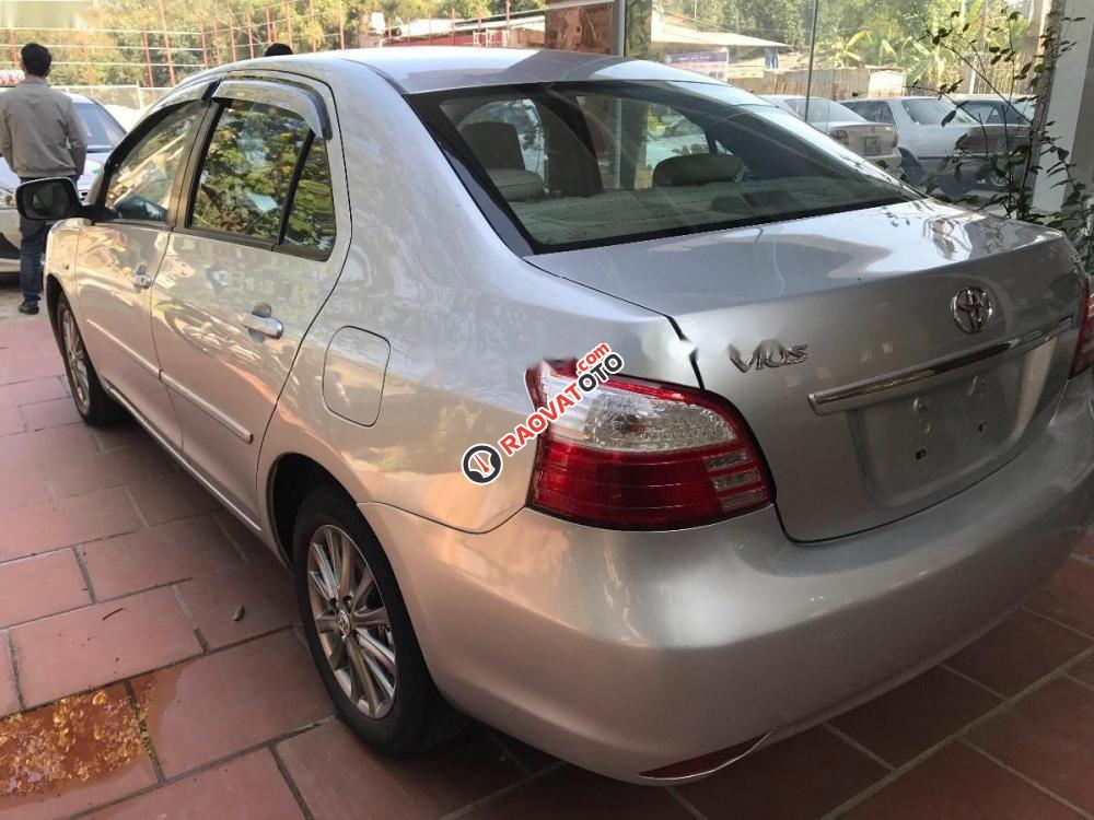 Cần bán xe Toyota Vios 1.5E đời 2013, màu bạc, 390 triệu-0