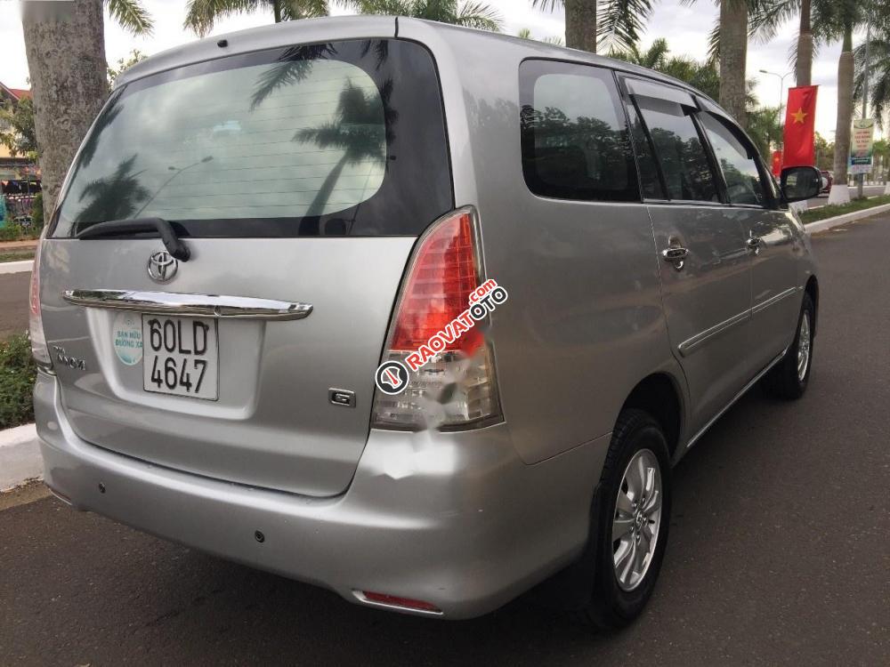 Bán xe Toyota Innova G đời 2011, màu bạc giá cạnh tranh-2