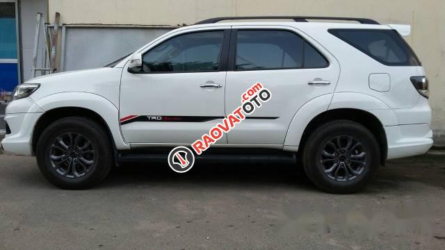 Cần bán Toyota Fortuner 2016, màu trắng-2