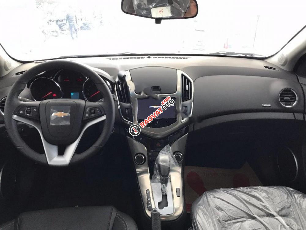 Cần bán xe Chevrolet Cruze LTZ 1.8L năm 2017, màu trắng-7