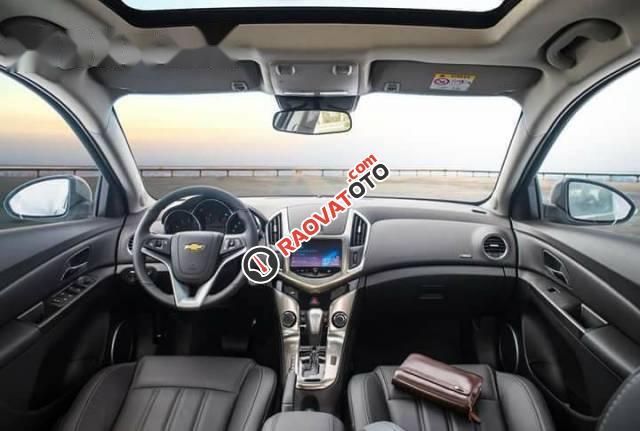 Cần bán Chevrolet Cruze đời 2017, màu đen, giá chỉ 529 triệu-3