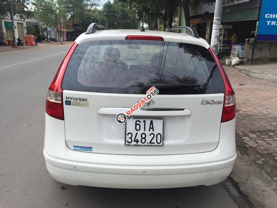 Cần bán xe Hyundai i30 CW 1.6 AT sản xuất 2011, màu trắng, xe nhập, giá tốt-2