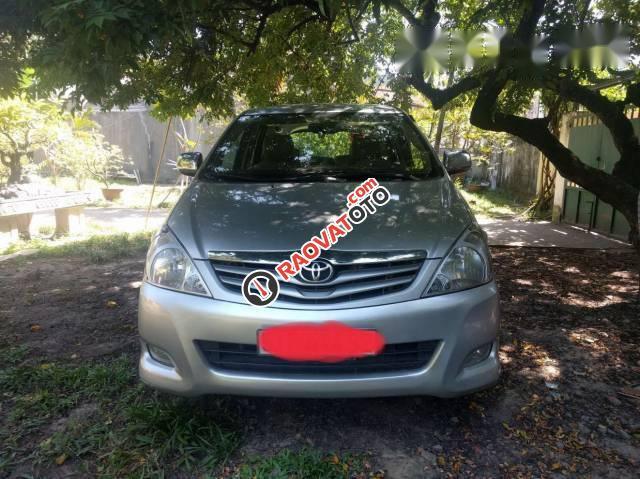 Bán Toyota Innova đời 2009, màu bạc-0