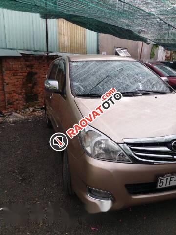 Cần bán gấp Toyota Innova năm 2008, màu ghi vàng-2