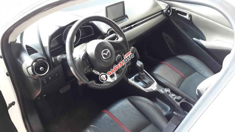 Bán ô tô Mazda 2 1.5 AT đời 2015, màu trắng chính chủ, giá tốt-6