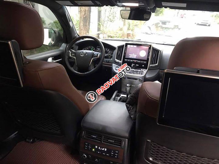 Cần bán xe Toyota Land Cruiser V8 5.7 2016, màu đen, xe nhập-7