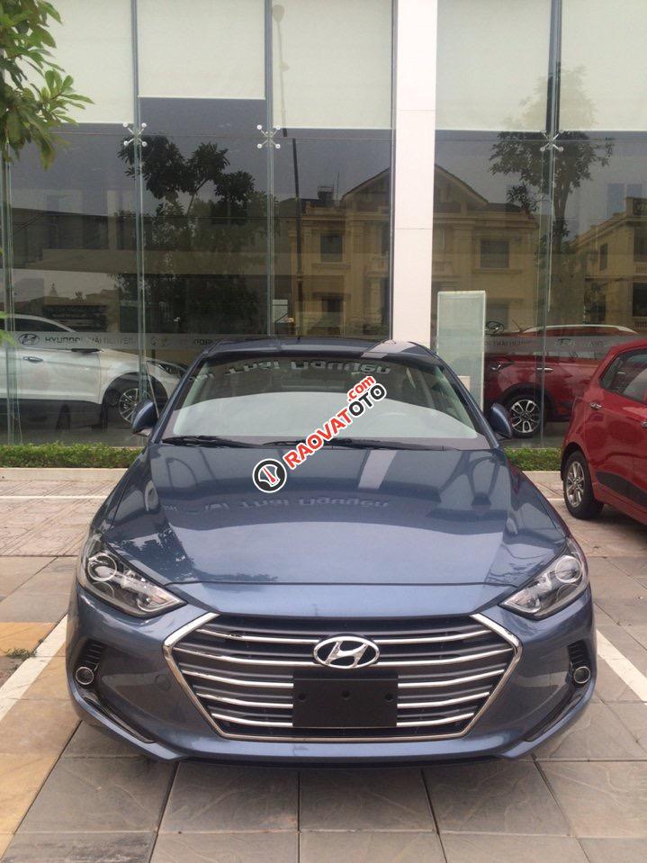 Bán xe Hyundai Elantra 1.6 MT 2017, màu xanh-0