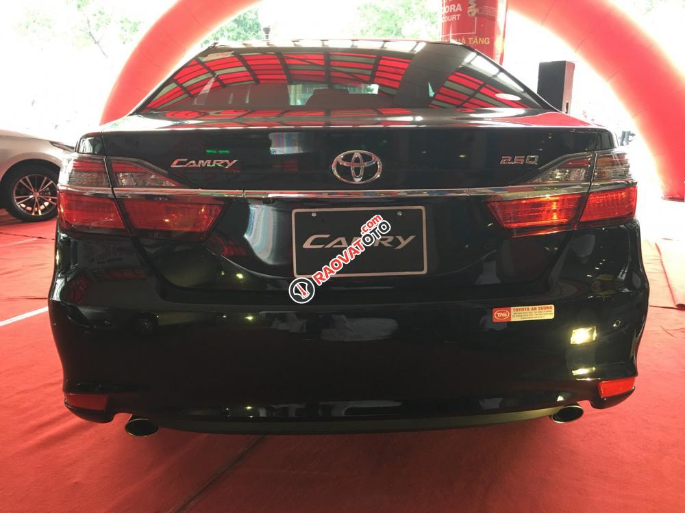 Bán Toyota Camry 2.5Q New 2018, xe đẳng cấp, trả trước thấp, quà đầy ắp-2