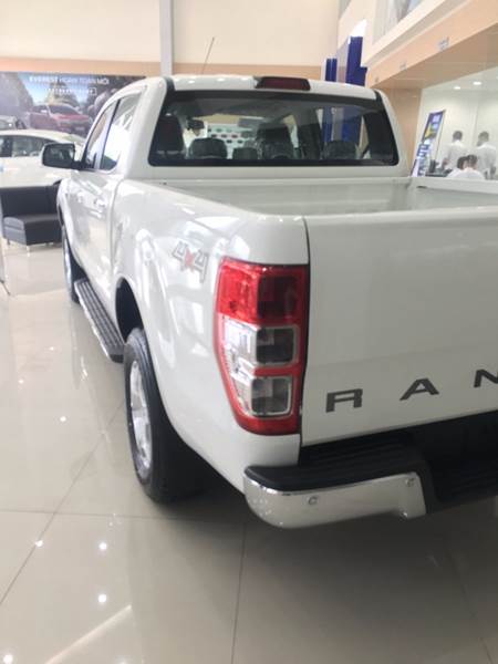 Bán xe Ford Ranger đời 2017, màu trắng, nhập khẩu chính hãng, giá tốt-8