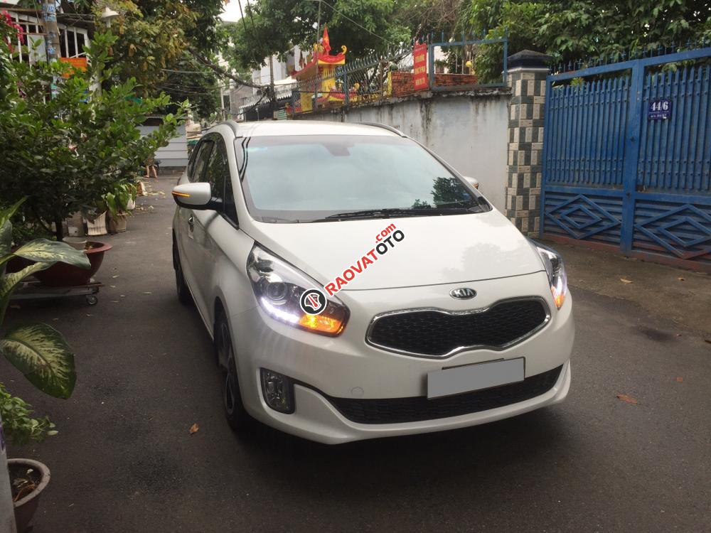 Kẹt tiền bán gấp Kia Rondo 2017, tự động, màu trắng fulloption đẹp-7