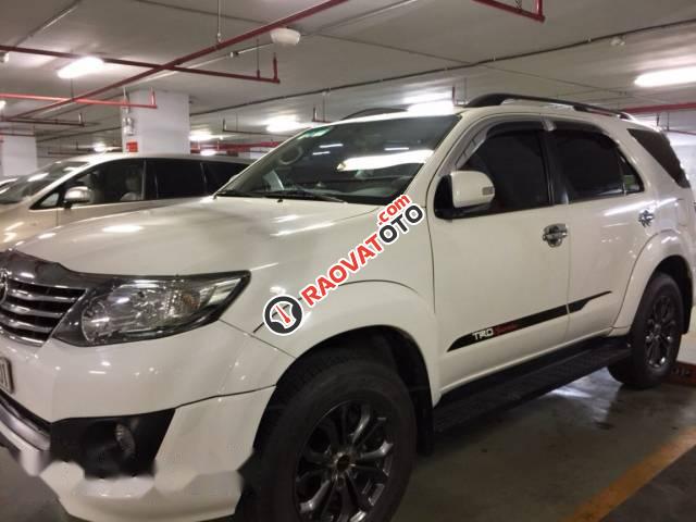 Cần bán lại xe Toyota Fortuner đời 2015, màu trắng số tự động-2