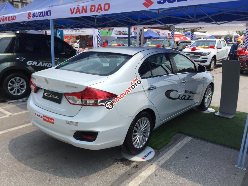 Bán Suzuki Ciaz đời 2017 nhập Thái Lan, khuyến mãi tiền mặt. Liên hệ 0983.489.598-4