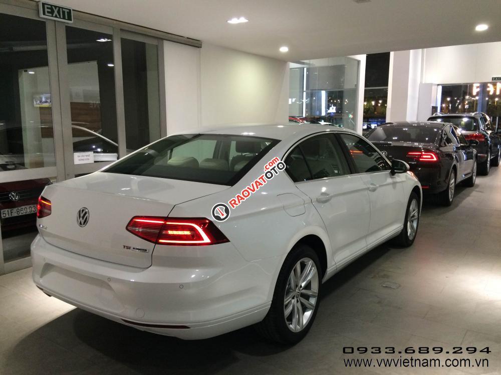 Volkswagen Passat Bluemotion màu trắng ngọc trai nhập khẩu từ Đức, hotline 0933689294-11