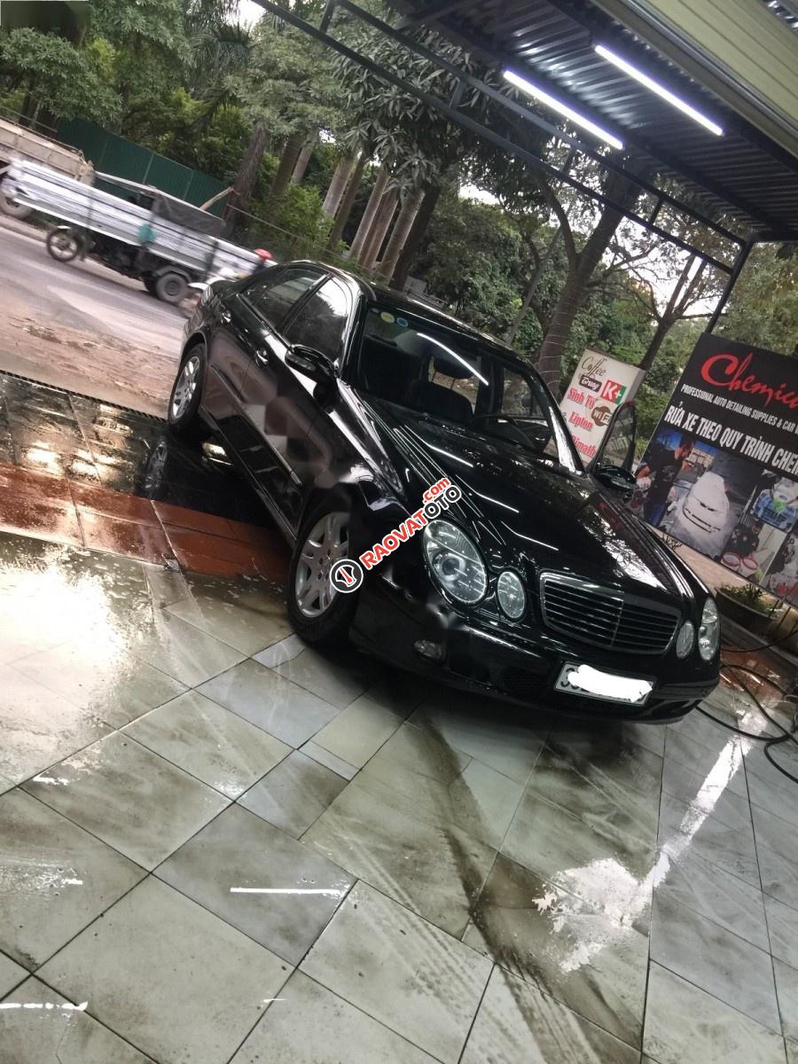 Cần bán lại xe Mercedes E280 sản xuất 2006, màu đen như mới-9