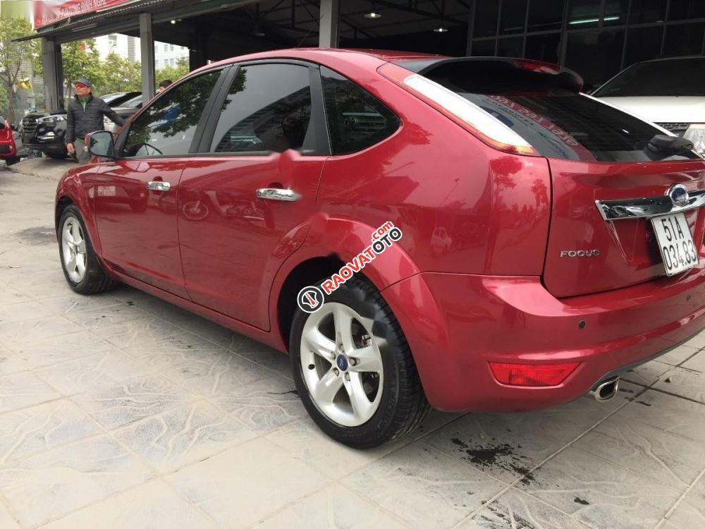 Bán Ford Focus 1.8 đời 2011, màu đỏ, giá tốt-2