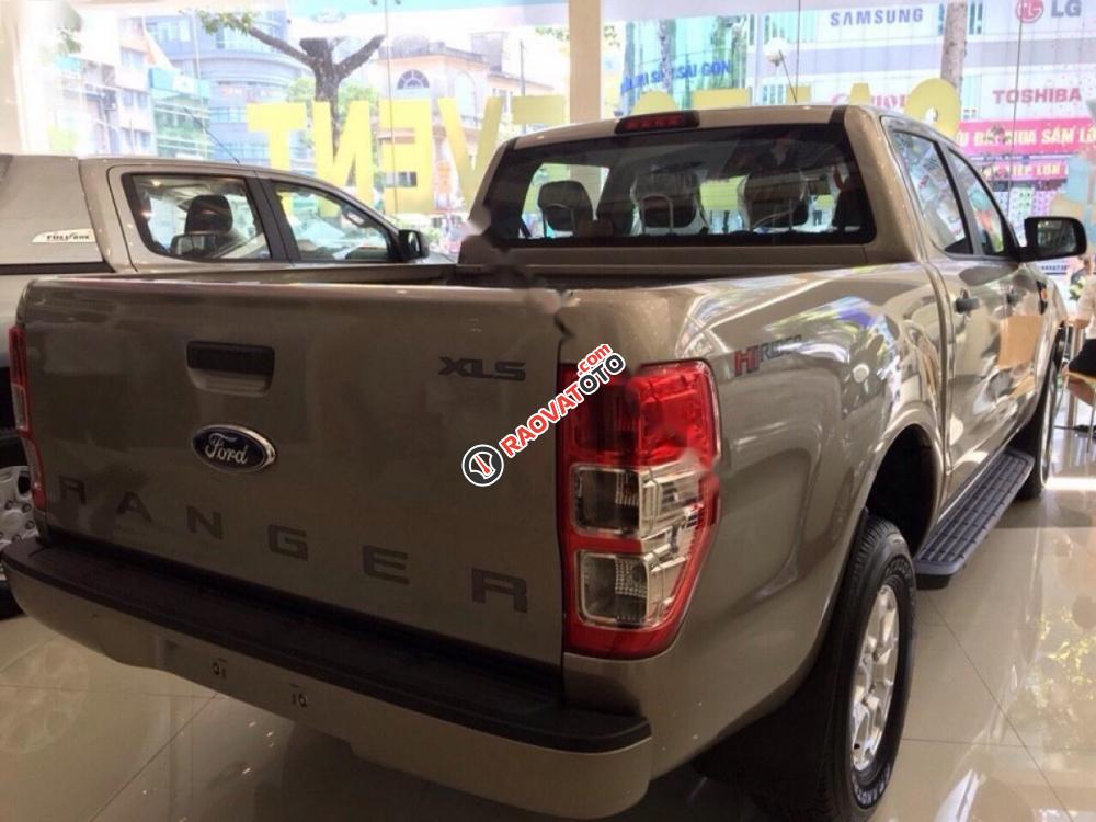 Bán Ford Ranger XLS 2.2AT đời 2017, xe nhập, giá tốt-2