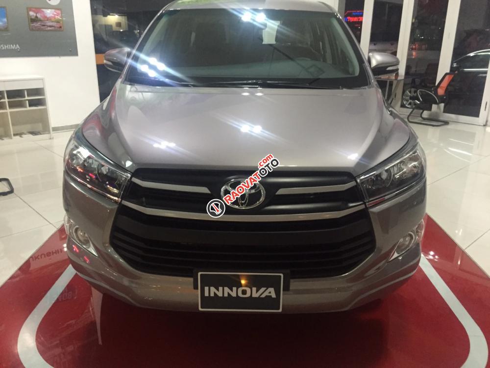 Bán ô tô Toyota Innova E sản xuất năm 2018, màu nâu, giá chỉ 723 triệu-1