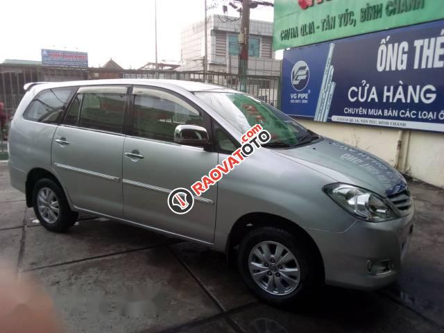 Bán ô tô Toyota Innova sản xuất 2010, màu bạc-3