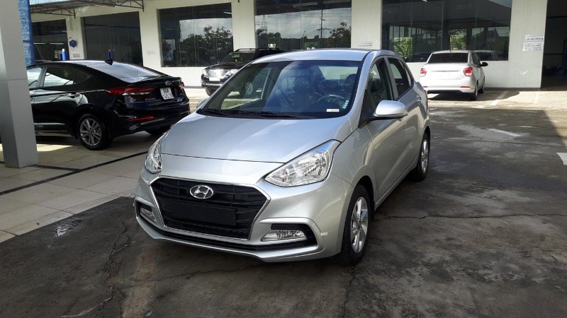 Cần bán Hyundai Grand i10 đời 2017, màu bạc, nhập khẩu nguyên chiếc-1