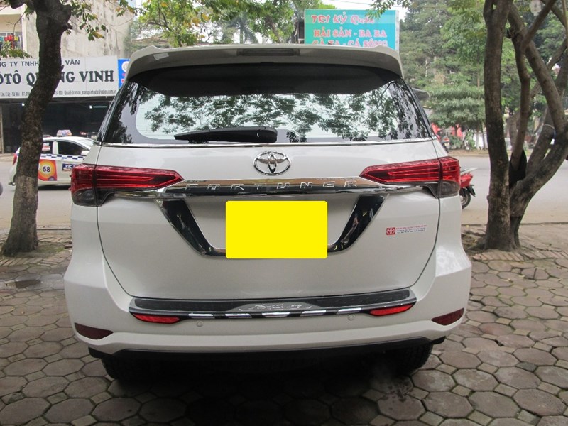 Xe Toyota Fortuner đời 2016, màu trắng, nhập khẩu chính hãng-4