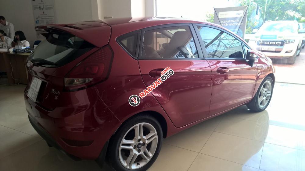 Cần bán Ford Fiesta sản xuất 2011, màu đỏ, 375tr, xe không lỗi, BH hãng 1 năm-3