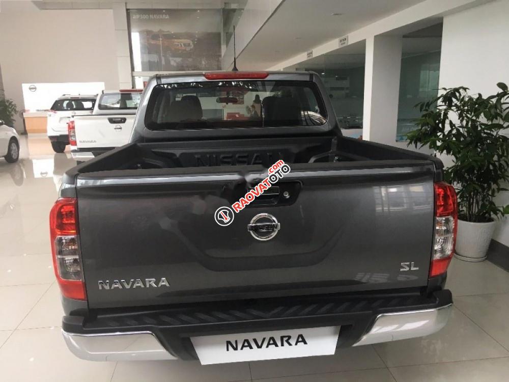 Bán xe Nissan Navara đời 2017, màu xám, nhập khẩu-3