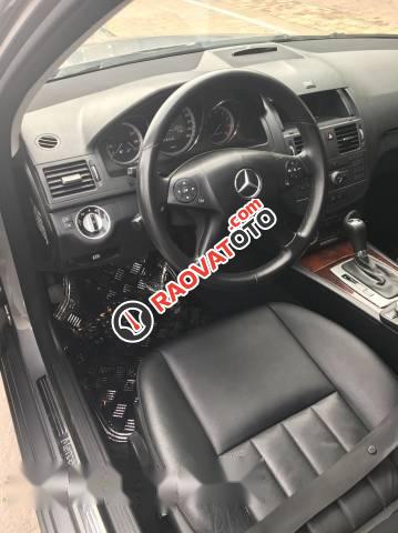 Cần bán xe Mercedes C250 đời 2010-2