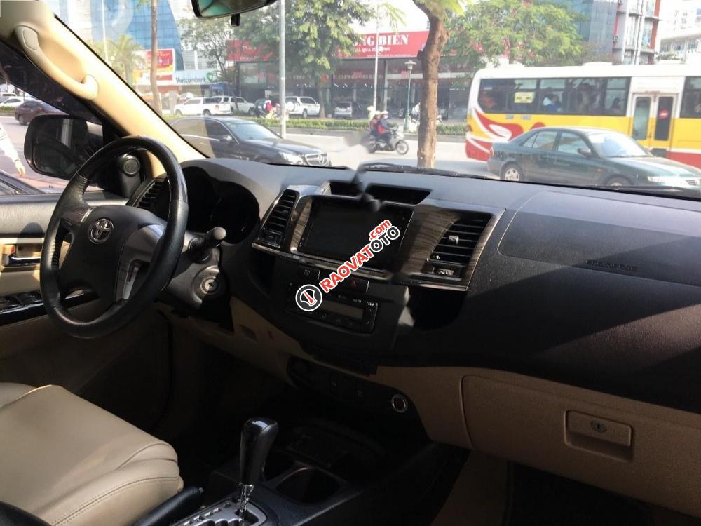 Cần bán gấp Toyota Fortuner 2.7V 4x2 AT năm 2014, màu bạc giá cạnh tranh-2