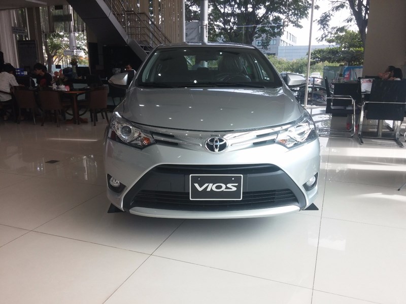 Bán ô tô Toyota Vios đời 2017, màu bạc, nhập khẩu nguyên chiếc-1