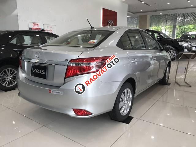 Bán xe Toyota Vios 1.5E đời 2017, màu bạc -3