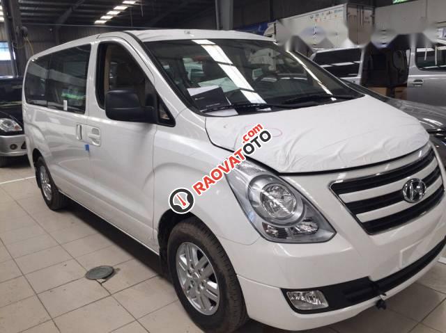 Bán xe Hyundai Starex đời 2017, màu trắng, giá 950tr-3