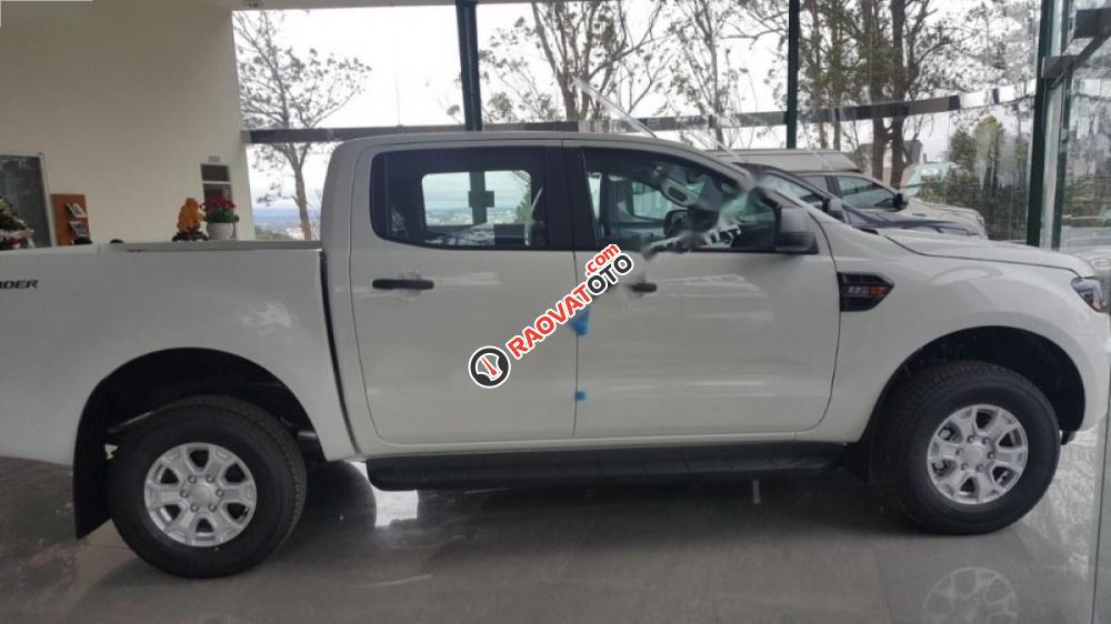 Bán Ford Ranger đời 2017, màu trắng, nhập khẩu nguyên chiếc, giá chỉ 645 triệu-1