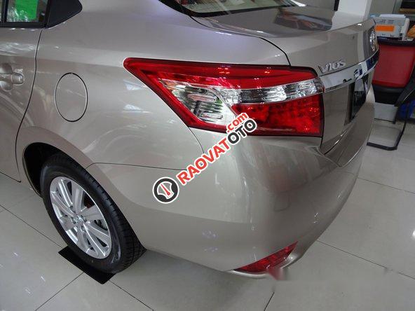 Bán xe Toyota Vios 1.5G AT 2017, màu bạc-6